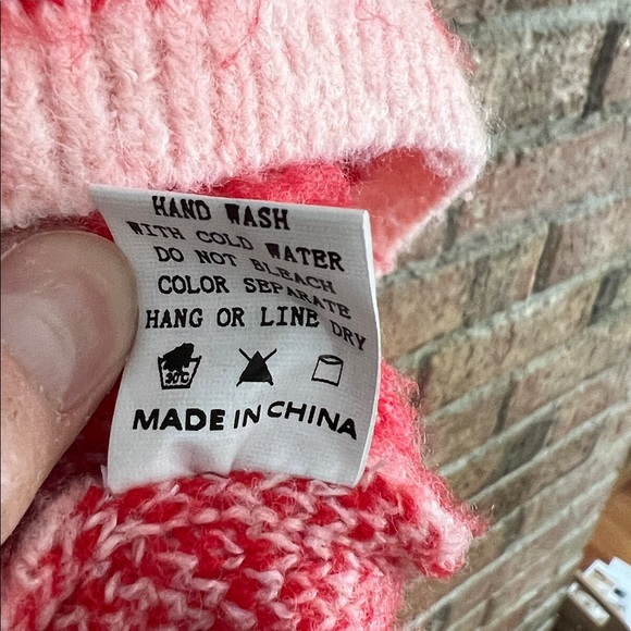 Luna Ivy Pink and Red Heart sequined Women's Sweater size M - Picture 6 of 6